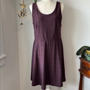 Loft Women's Purple Burgundy Eyelet Back Bow Skater Lined Dress Size Large